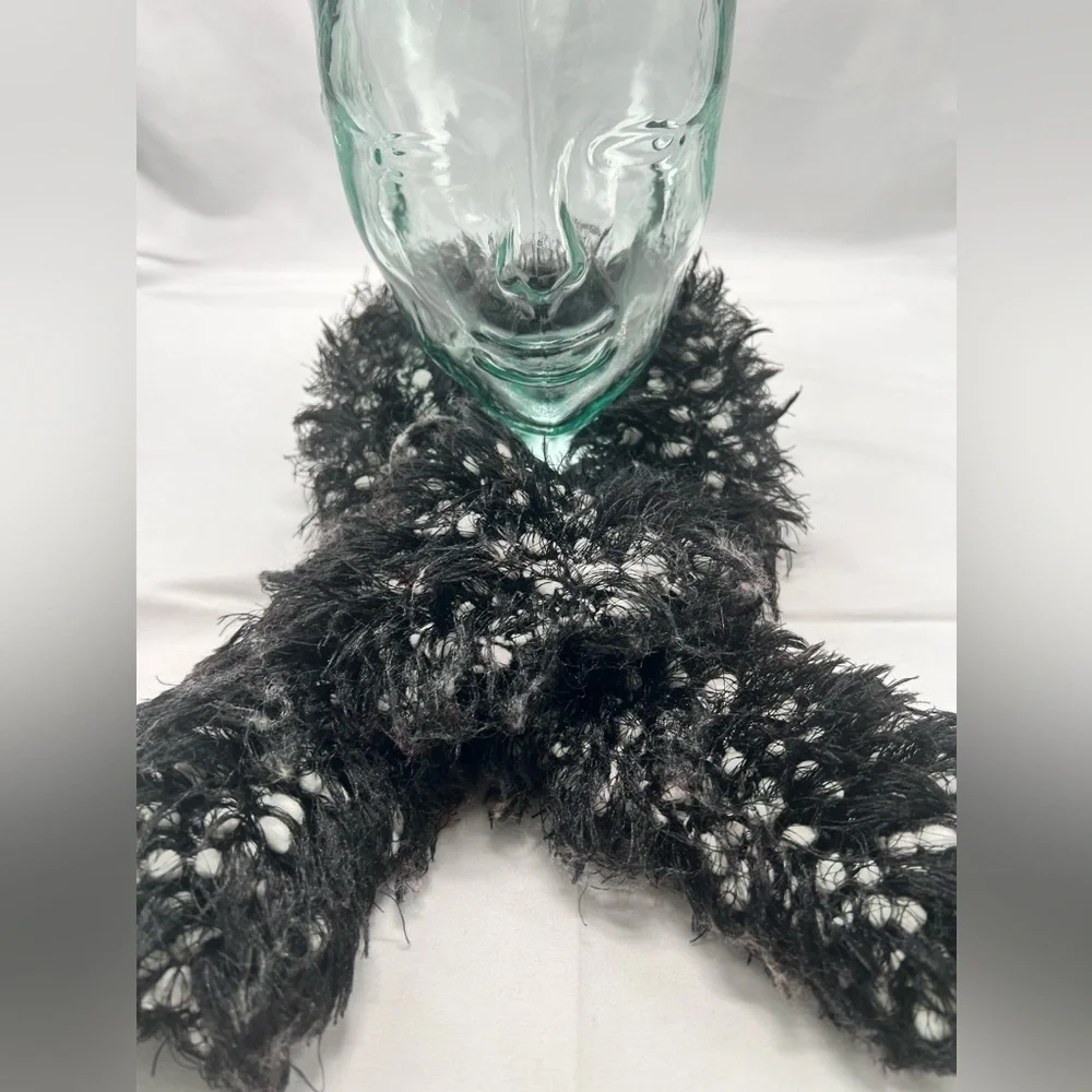 Black and white knit scarf